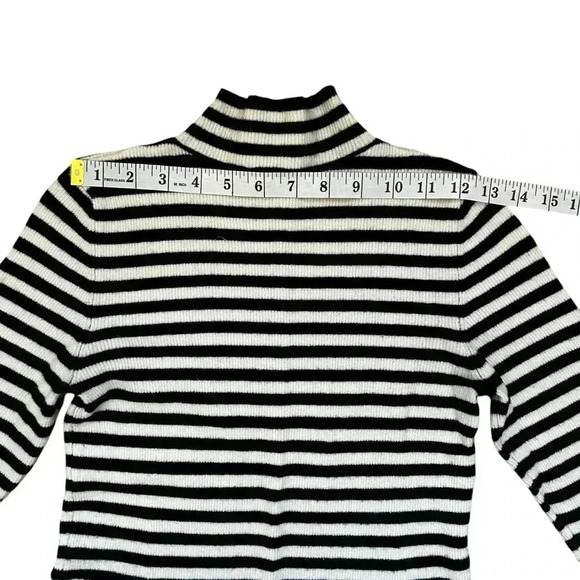 Express - Womens Long Sleeved Mini Dress - Picture 3 of 10
